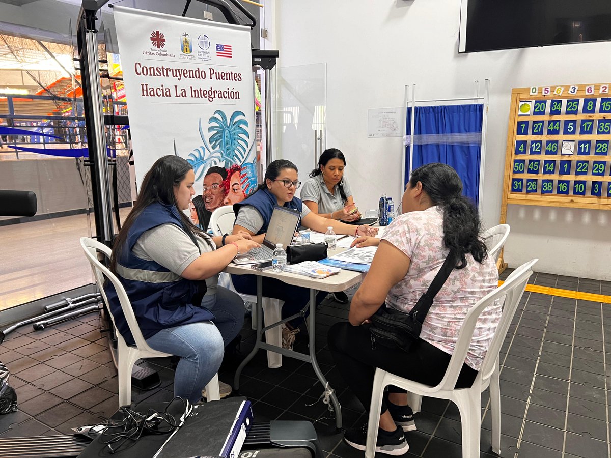 AlcaldiadeBello's tweet photo. En el Centro de Oportunidades Diversas de Bello, nuestra comunidad de personas con discapacidad disfrutó de una jornada de salud completa. 🩺🙌🏻 Ofrecimos tamizajes nutricionales y cardiovasculares, apoyo en salud mental, cuidados dentales y prevención del cáncer.✨ 💜 https://t.co/7mjSRw0Cza