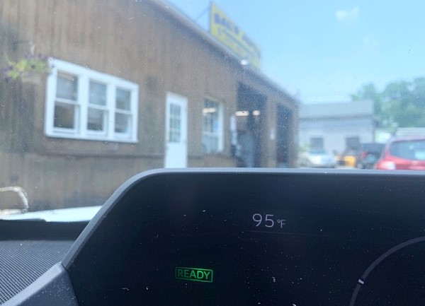 SalsAuto's tweet image. Sal's Auto Summer Heat🥵 WAVE Safety Tips: TEMPS inside Sal's Auto customer vehicles in our lot--- 95 to 120 degrees! Heat Safety Alerts * NEVER leave children or pets in vehicles - even for a few minutes! *
Stay Safe &amp;amp; COOL🆒!
#actonma #Boxborough #heatwave