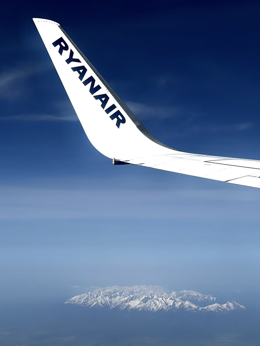 bull0ck_s's tweet image. Honestly Slovakia played brilliantly yesterday and it’s so good to see! Put this country on the map ⚽️🇸🇰 #slovakia #svk