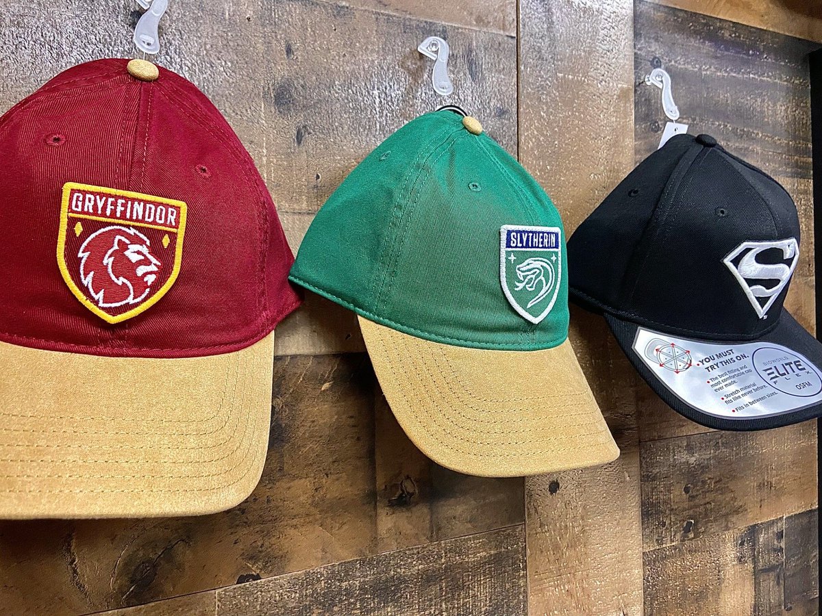 RadarToys's tweet image. We got hats in!
@bioworld #bioworld #gryffindor #tmnt #zelda