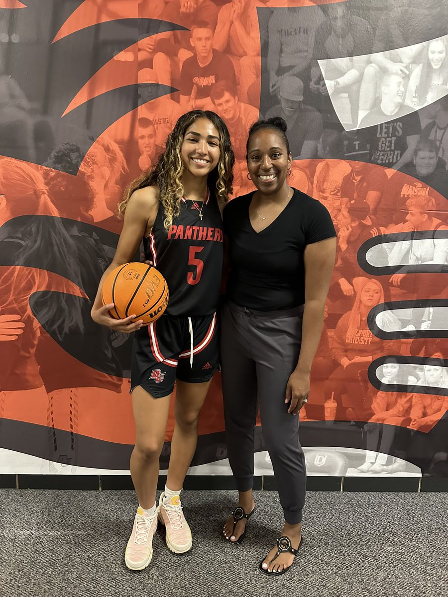 Christina Dixon tweet media