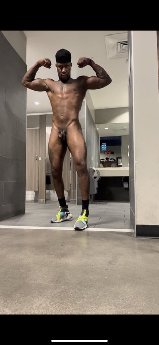 Almost ready for New York pride weekend    June25-1 🥰😍😘 https://t.co/8RotcZ54aU<a href="/tag/happyhumpday"class="tags"><span>#happyhumpday</span></a>