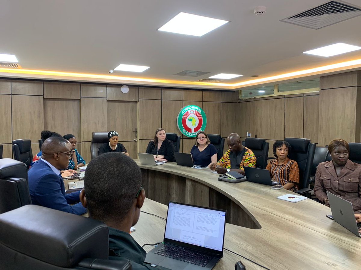 fundforpeace's tweet image. The #FundforPeace’s  Perin Arkun, PhD and @dremilysample complete an After Action Review with @gizNIG_ECOWAS and the National Early Warning and Response Center on a research mission for EPSAO’s CRHSA project in #Nigeria, co-financed by @EUinNigeria  and @BMZ_Bund.