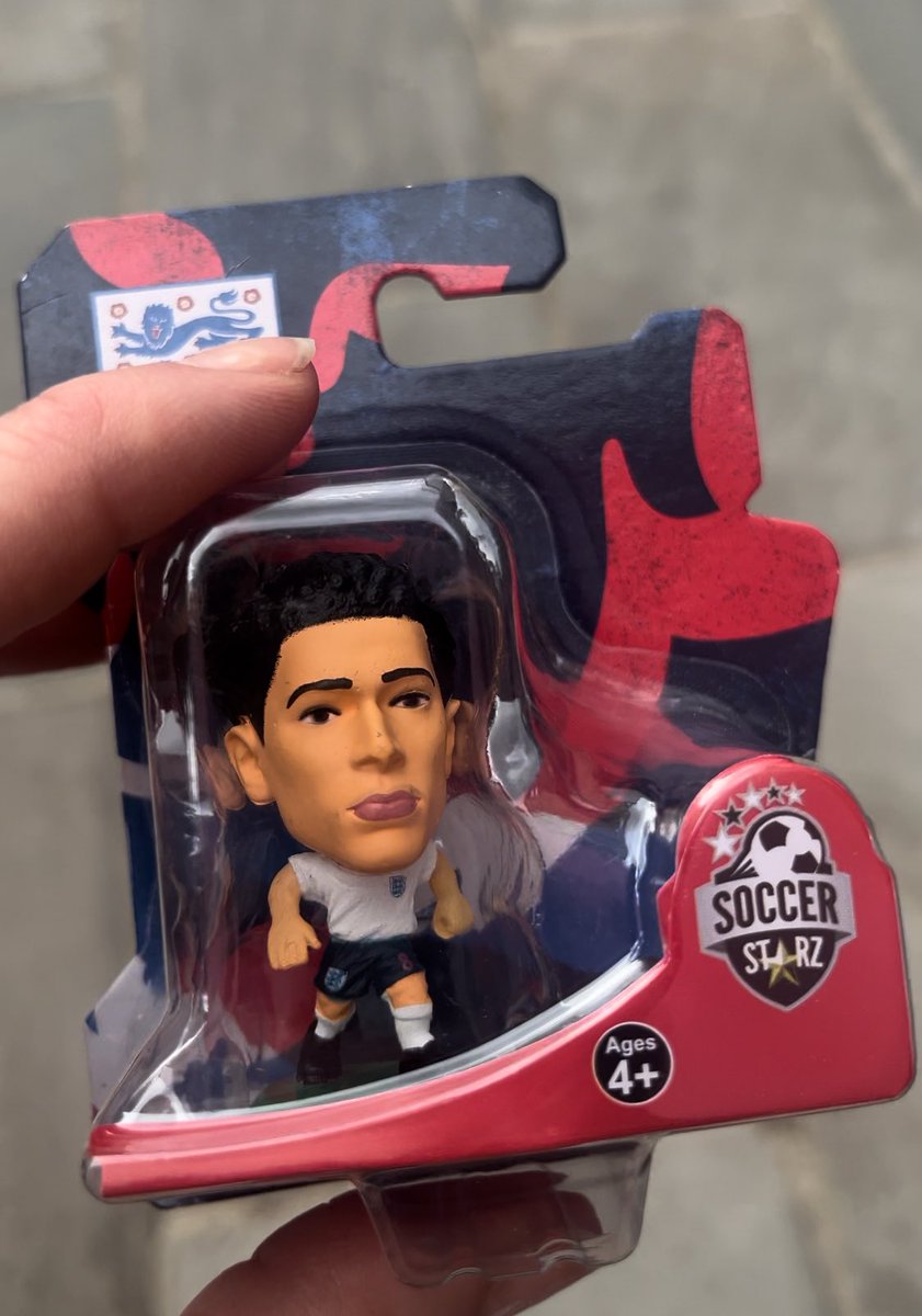 Can <a href="/ctcSoccerStarz/">SoccerStarz</a> and <a href="/England/">England</a> pls give an explanation as to why the official #judebellingham I bought my sons is white?