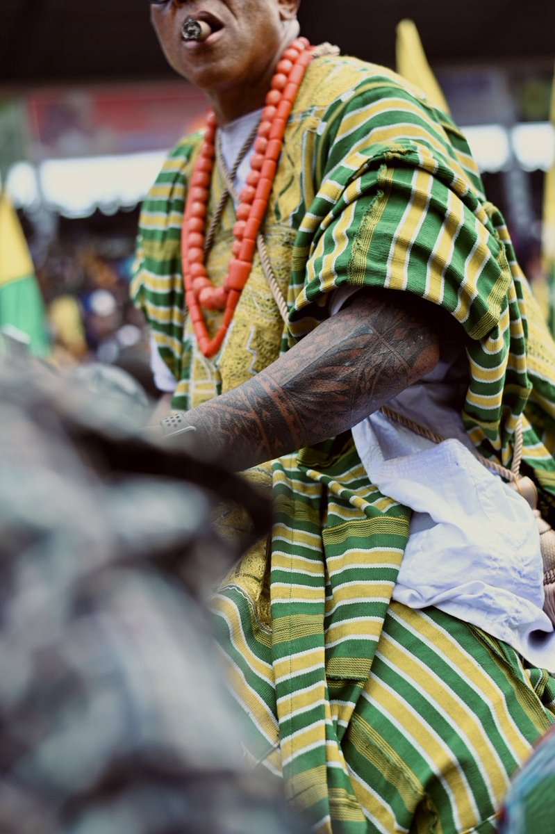 Since we all love Mr Farooq so much…
Here are some Photos i made of him at the Ojude Oba Festival.