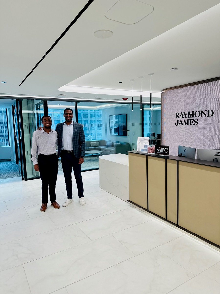 chris_fils's tweet photo. Excited to have Aaron Bryant who's a Chicagoland native and junior at Norfolk State University intern with us this summer. Thank you to Supernova! Welcome Aaron to the team! https://t.co/UsvV4wRK8V
