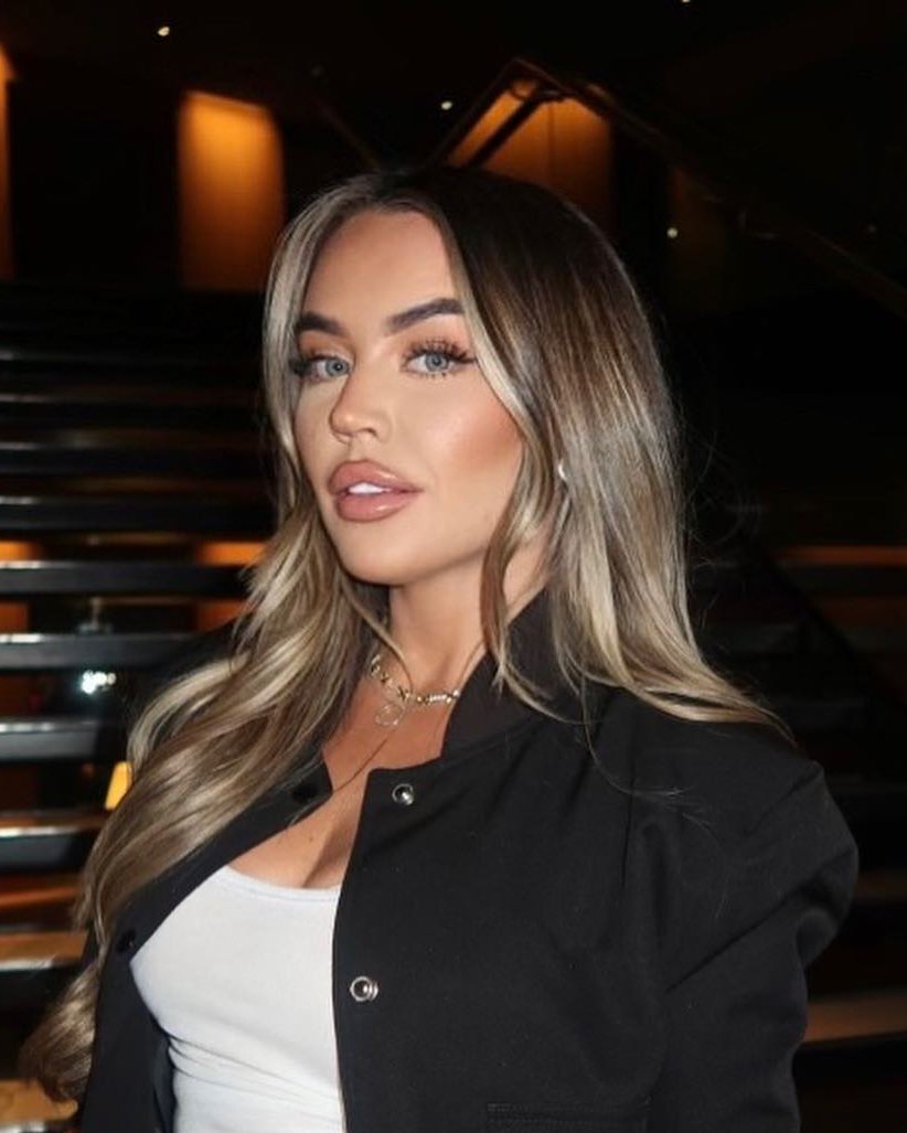 PrettyLittleThing tweet media