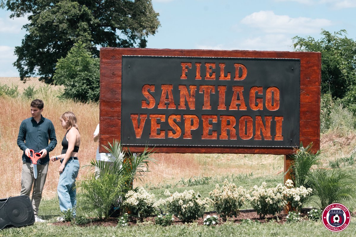 tocajuniorsfc's tweet photo. ⚽️🌱 The Field "Santiago Vesperoni" is a reality. Thank you very much to everyone who made it possible.

📆 Saturday, June 15
📍 Toca Juniors Soccer Complex, MD

🔵🔴 #WeAreToca #TOCA #tocajuniors #PLAYsimple #Futbol #Football  #soccer #soccercomplex #TOCAcomplex #TOCApredio https://t.co/K26WRVQzIX