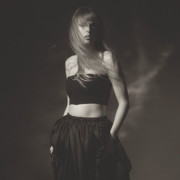 chartdata's tweet photo. Taylor Swift's 'THE TORTURED POETS DEPARTMENT' aiming for ninth week at #1 on the Billboard 200 with over 120K units (via @HITSDD). https://t.co/hiuW4kwvOb