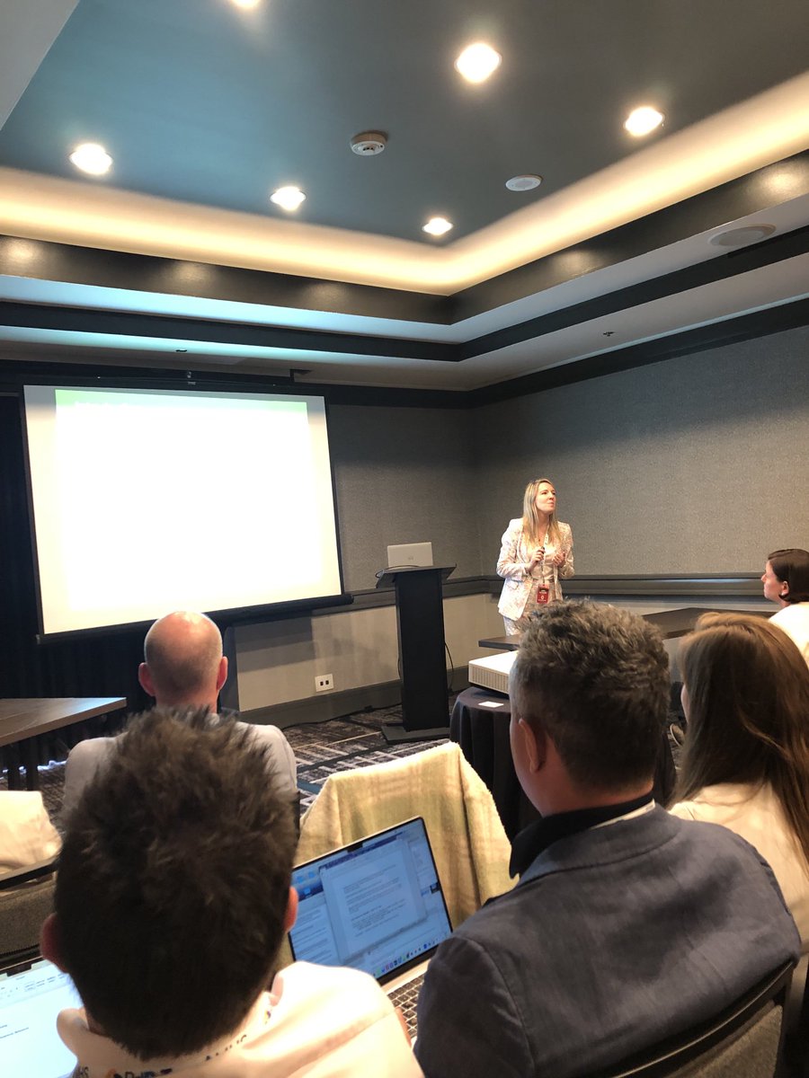 Elien de Caluwe at the iafmhs conference in San Francisco 👇🏽👇🏽