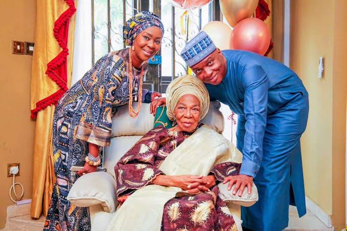 Bukola Saraki loses mother