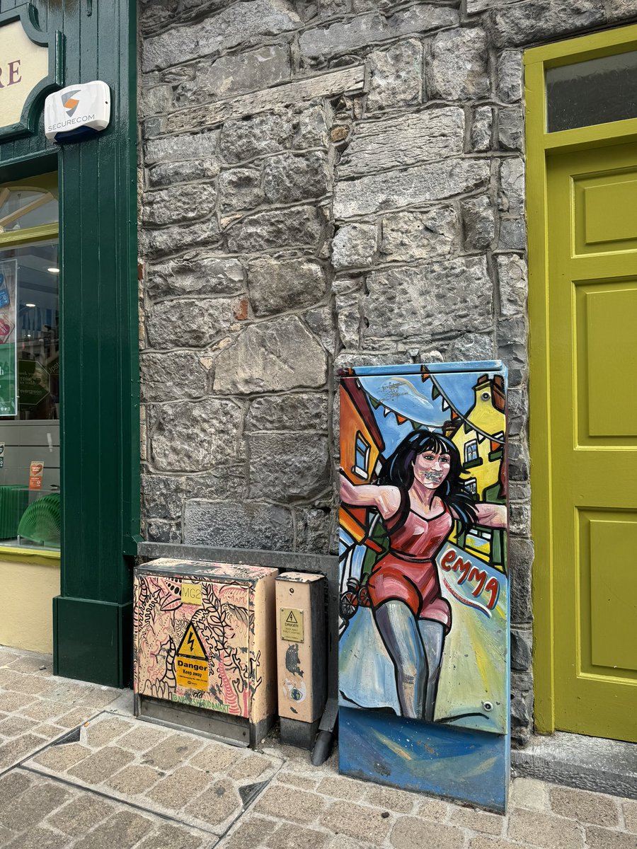 eyeof.iris tweet media