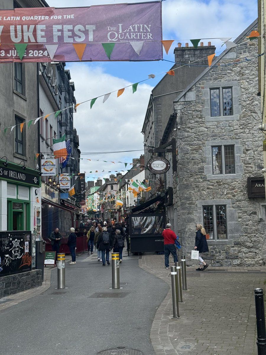 eyeof.iris tweet media