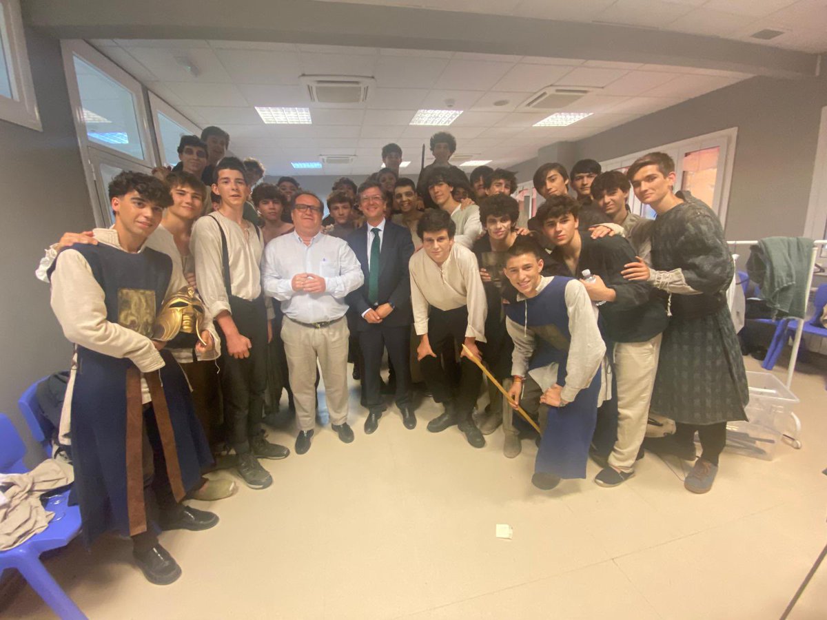 Terminamos un día largo, pero emocionado. 

Muy agradecido a <a href="/ColegioTabValv/">Las Tablas Valverde</a> por la invitación a disfrutar de la obra de teatro con la interpretación de sus jóvenes en Macbeth, un clásicos de Shakespeare. 

Enhorabuena a toda la comunidad educativa por la magnífica iniciativa!!!