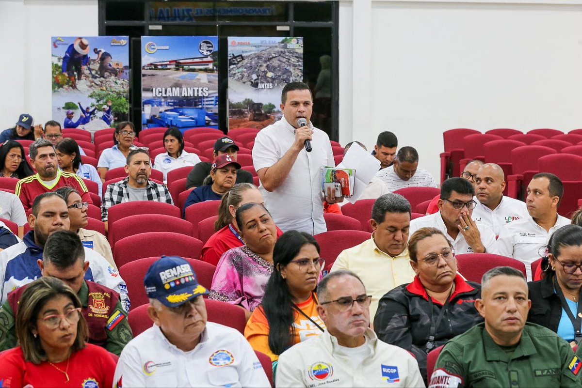 #EsNoticia || El Presidente de #Corpozulia, G/J <a href="/NestorLReverol/">Néstor Reverol</a> sostuvo este martes una importante reunión de trabajo con todas las instituciones del Gobierno Bolivariano que hacen vida en el estado Zulia

#ConMaduroEsMásSeguro