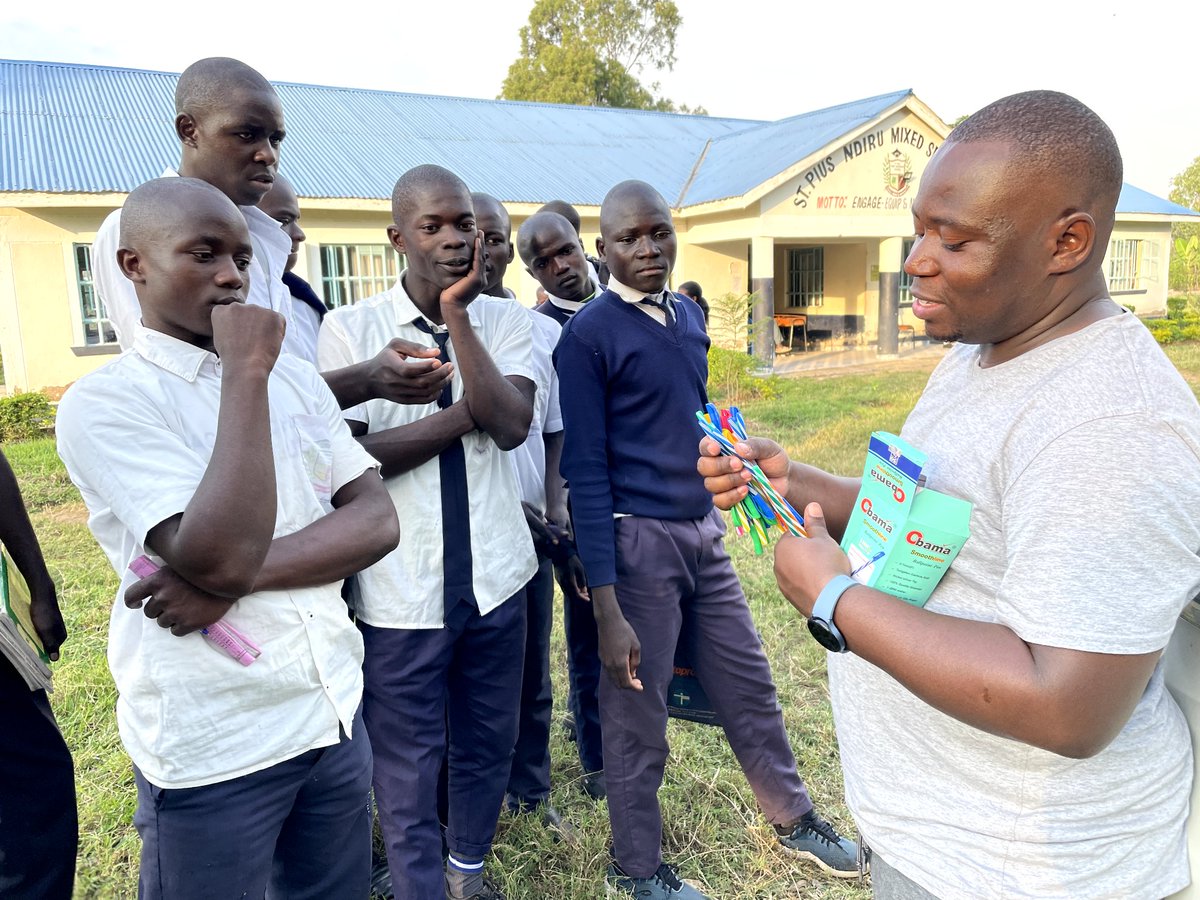 Victor_wasonga's tweet photo. My recent visit to HomaBay with the @GardenofhopeFdn was profoundly inspiring. Mentoring 2,000+ students, supporting 500 menstruating girls with menstraul products , and witnessing 25 young mothers graduate were of my highlights for the trop. #Empowerment #Education #Mentorship https://t.co/pernLs13ko