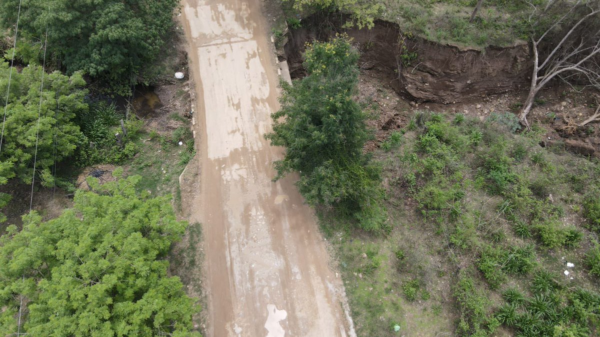 Ministro <a href="/OctaJPP/">Octavio Pineda Paredes</a> necesitamos de su ayuda, a punto de quedar incomunicado por daño en caja puente ubicada en la carretera que conduce de Siria hacia San Ignacio FM. Principal vía de acceso a la ciudad capital.