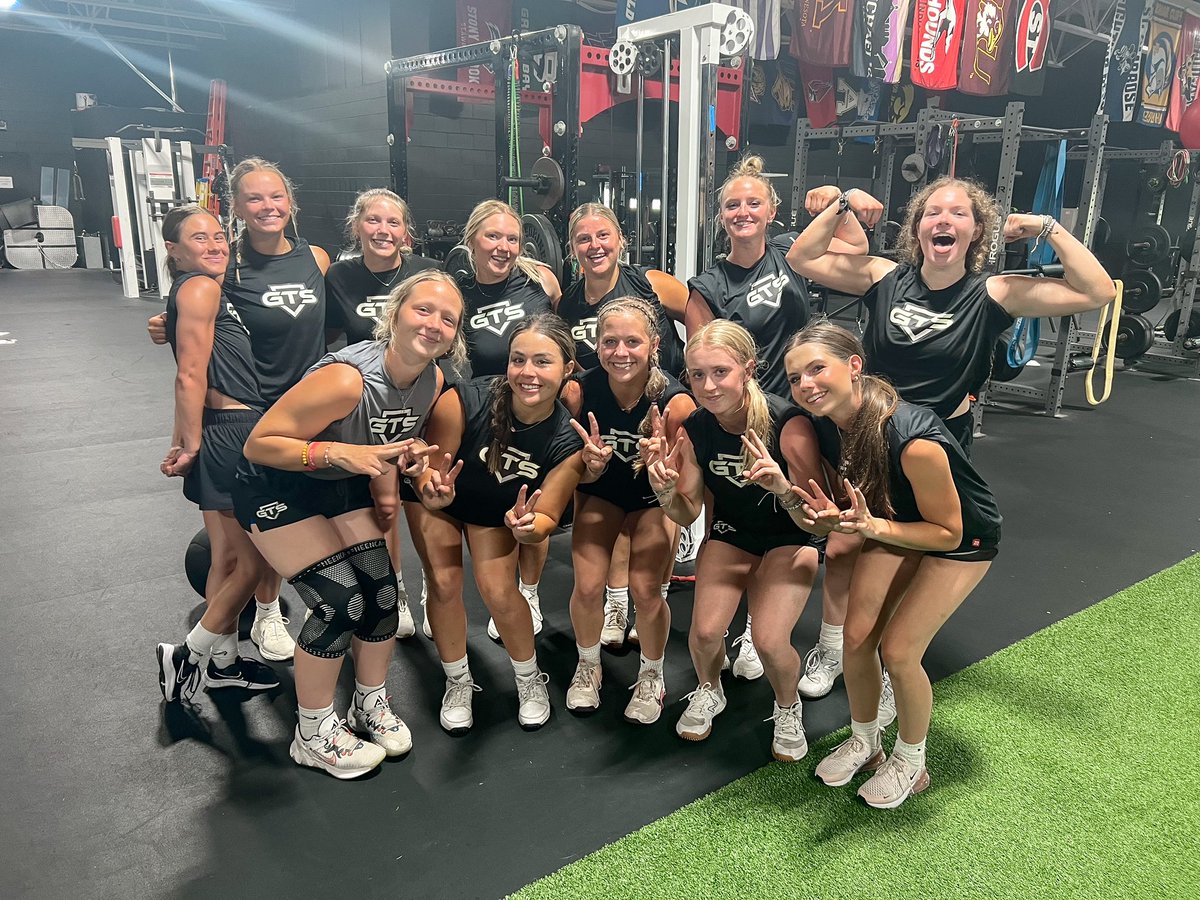 Outdoor Practice ✅ 
Team Lift <a href="/gtsgym/">GTS</a> ✅ 

Working hard, TOGETHER 💪🏼