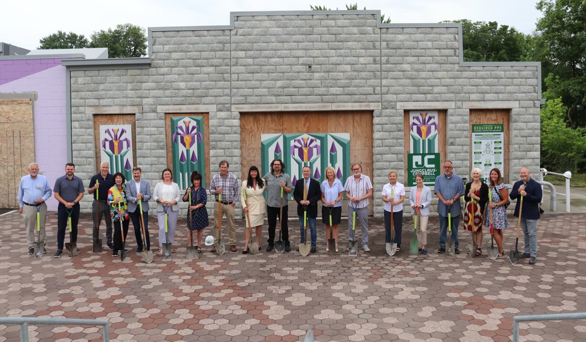 Mayor Joe Hogsett (@indymayorjoe) on Twitter photo There is no doubt that art helps make our communities more vibrant. Expanding the <a href="/bigcar/">BigCar Collaborative</a> Tube Factory means Indianapolis will have an established home for contemporary arts, providing even more artists the opportunity to share their work with the world. There is no doubt that art helps make our communities more vibrant. Expanding the <a href="/bigcar/">BigCar Collaborative</a> Tube Factory means Indianapolis will have an established home for contemporary arts, providing even more artists the opportunity to share their work with the world.