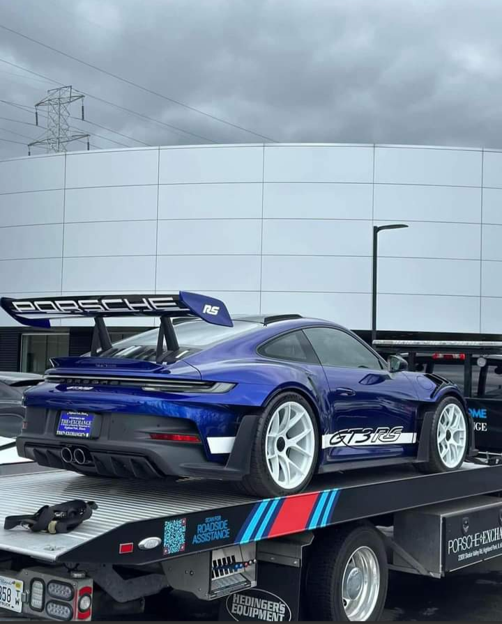#Porsche 💙🤍