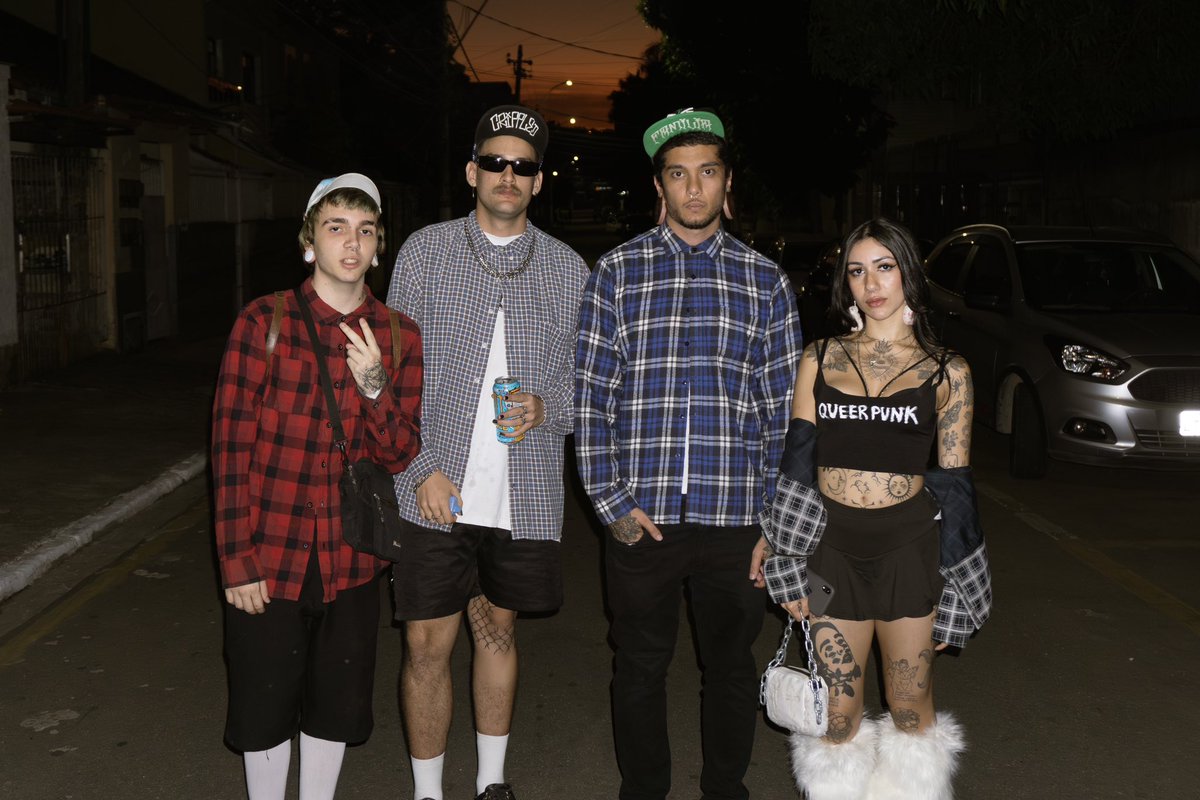 maysaturno's tweet photo. RUA X CREW https://t.co/qbaEPC5Vs2