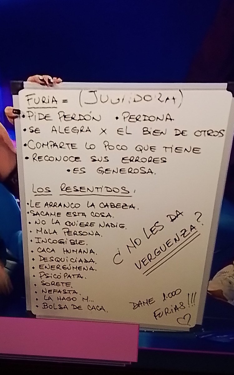 ElLauchaOkey's tweet photo. Guercio MAS FURIOSA QUE NUNCA. Llevó su tablero para apoyarla. #GranHermano https://t.co/KWOLiESBFx
