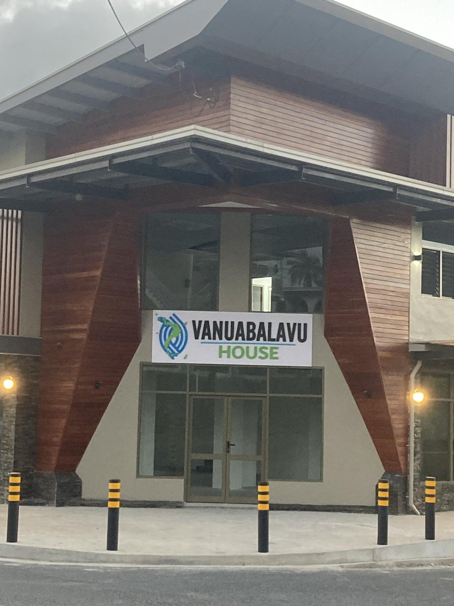 VITIBOY_'s tweet photo. Ok Vanua Balavu I see you with your prime real estate investments!

I thought this was a design rendering but its an actual finished building lol https://t.co/FpCkVkzzPe