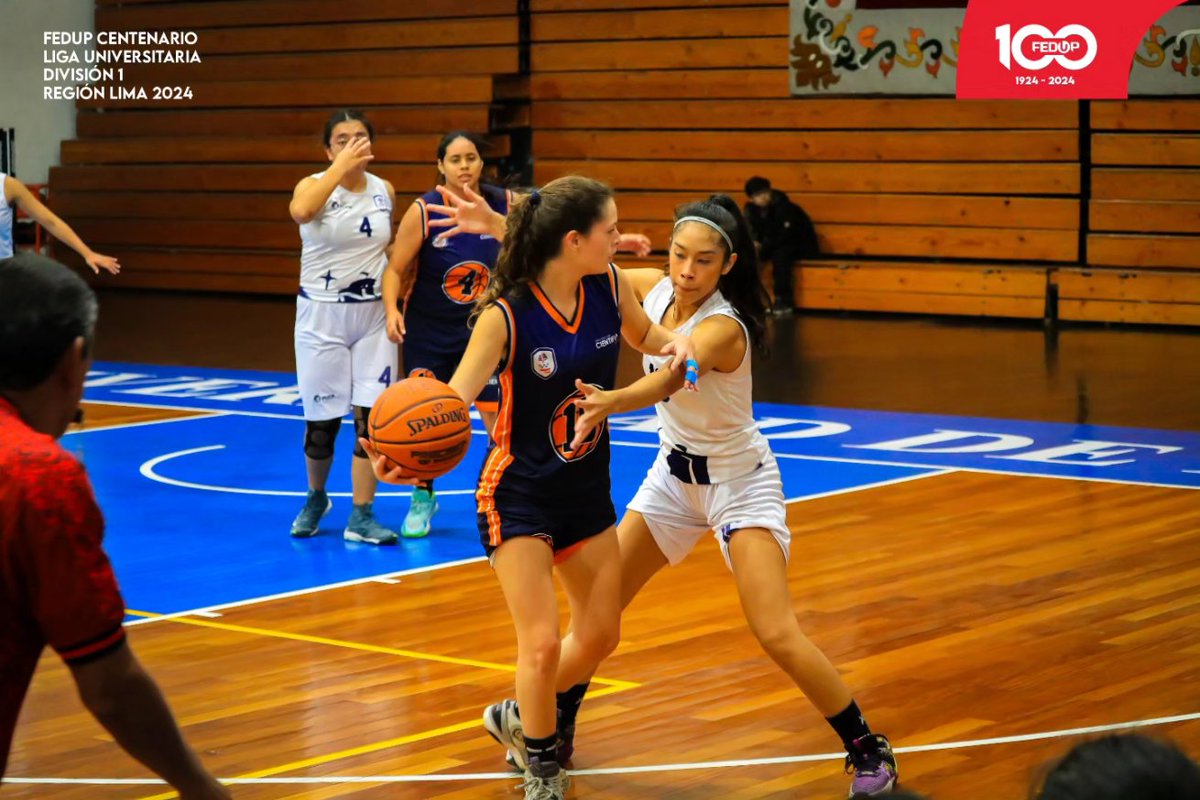 perufedup's tweet photo. ¡DE LAS SIETE MEJORES! 🏆🔥🏀
La #PUCP venció 73-50 a la #UCSUR y queda en el séptimo puesto de la FEDUP Centenario Liga Universitaria de Básquetbol Damas División 1 Región Lima 2024. 🔝

📸 @angelligr24

FEDUP, 100 años promoviendo el deporte universitario 💙❤️ https://t.co/UUHV37ialJ
