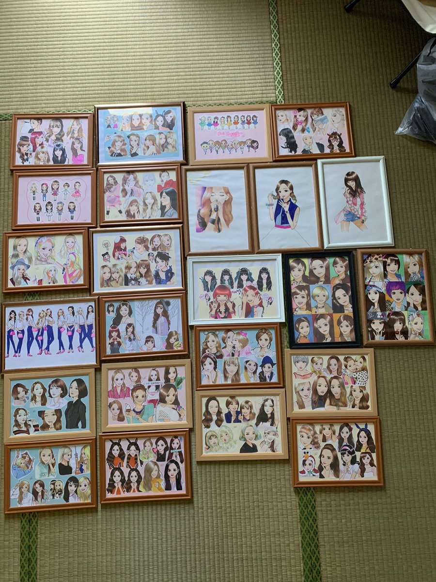 laurejon_lj's tweet photo. この度、千葉で6年奮闘したFANYFANYが閉店となりました。
京橋時代から数々の少女時代アイテムが飾られる賑やかな店内に、偉大なる神似顔絵師AOI様( @tge_yeol )の少女時代イラストがたくさん飾られていましたが、閉店で牧田papaさんから一任されたので、自宅にて大事に保管させていただきます！ https://t.co/WiV9rUS1OM