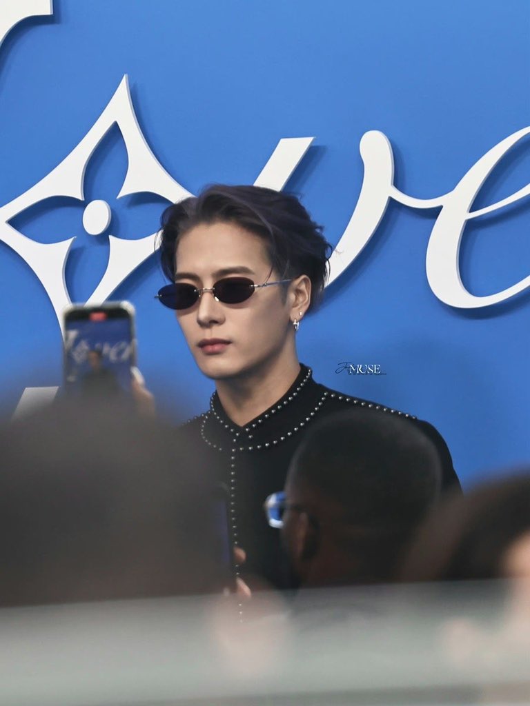 jackyqq328's tweet photo. @ElleMenThailand @BamBam1A @JacksonWang852 @LouisVuitton #JacksonWangxLVMenSS25 #JacksonWang #TEAMWANG @JacksonWang852 https://t.co/KuZEutBPED