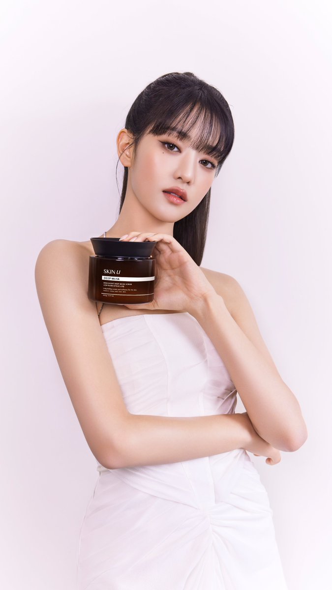 그래요 저 스킨유 트지기...
김민니 욘따라락 튀밥냥 민냥이에
완전 도라방스인 사람이에요

주말까지 얼마 안남았다!!!!
힘!!! 내시라는 의미로 민니 배경화면 투척하고 튀튀✨

RT+맘찍 합해서 1,000 넘으면
민니 고화질 화보 하나 더 공개할게욘 (◞ꈍ∇ꈍ)