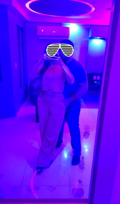 Del otro d&iacute;a en el blu... se le antojo tenerme solo a mi! https://t.co/mjJLPnMVeg<a href="/tag/mianiversariodex"class="tags"><span>#mianiversariodex</span></a>