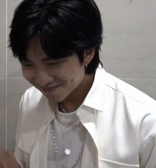 SUGA; tweet media