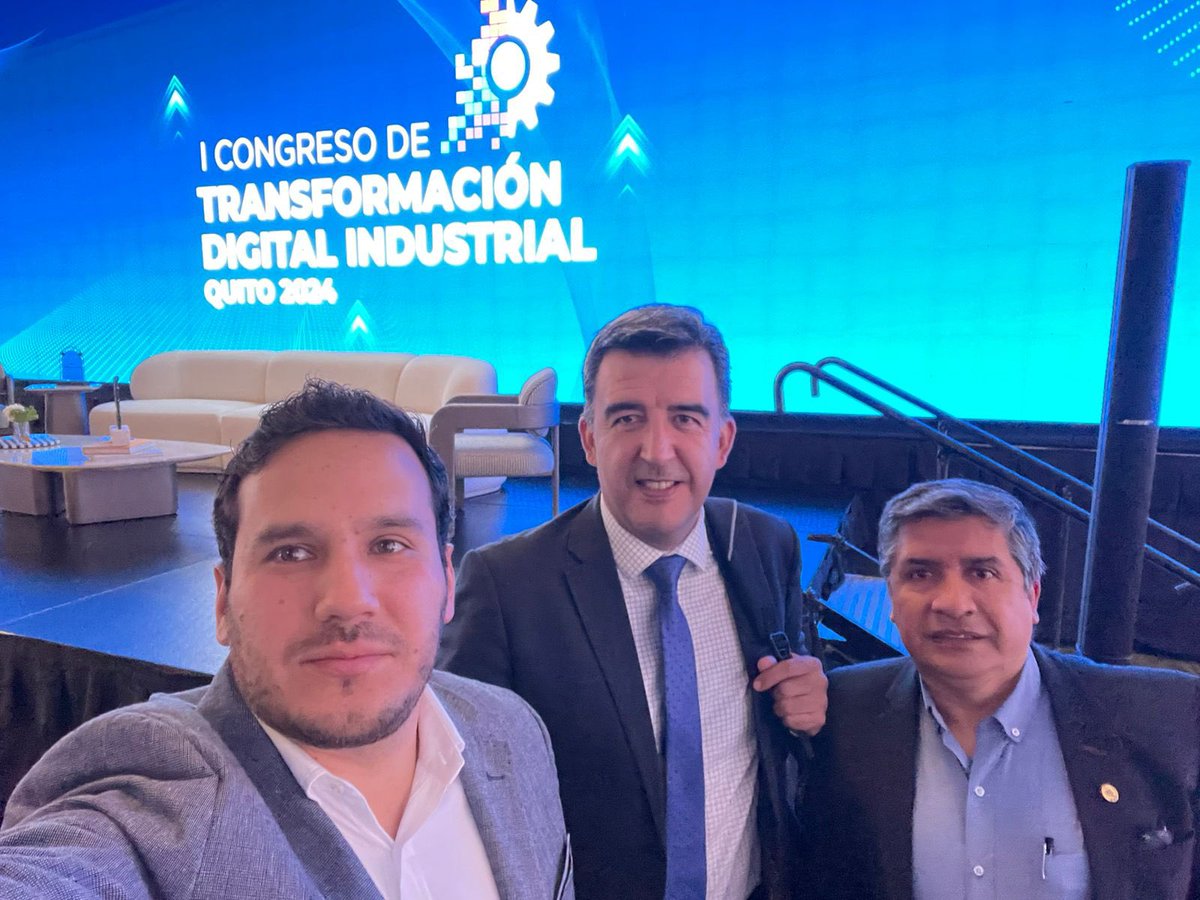 #CongresoDigitalUIO 🗣️| Docentes de #UTPL 💙 presentaron avances en transformación 💻digital en el I Congreso de Transformación Digital Industrial. 

⚙️Destacaron el rol clave de <a href="/utpl/">🎓 UTPL</a> y <a href="/CEDIAec/">CEDIA</a> en la digitalización completa de la 🏢Planta de Faenamiento #Cafrilosa,
