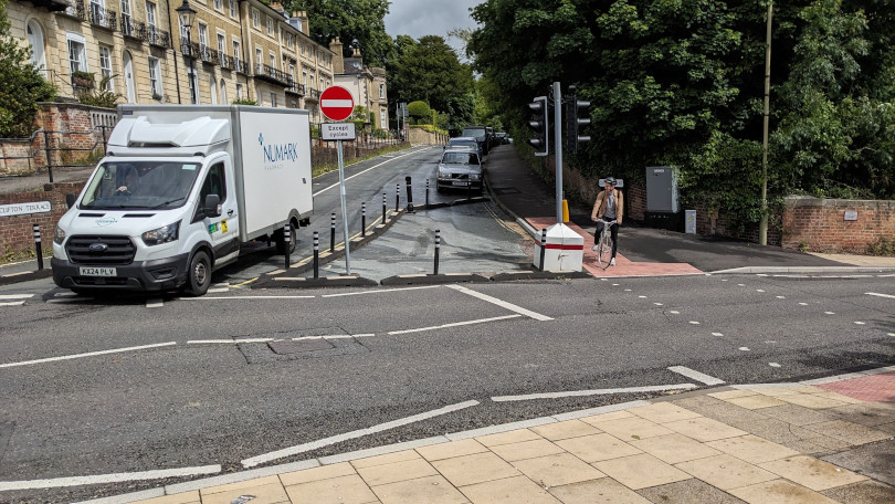 What's your view on the new Romsey Road crossing and modified Clifton Terrace junction? Would you kindly take 2 minutes to complete our survey?
forms.gle/Lrza2MJqdfrnrw…