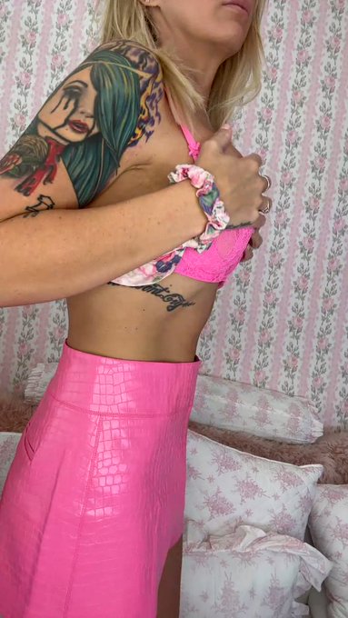 Aubrey Kate VIP is live now! https://t.co/VbfPuVy04g https://t.co/n7jXiNI4BV