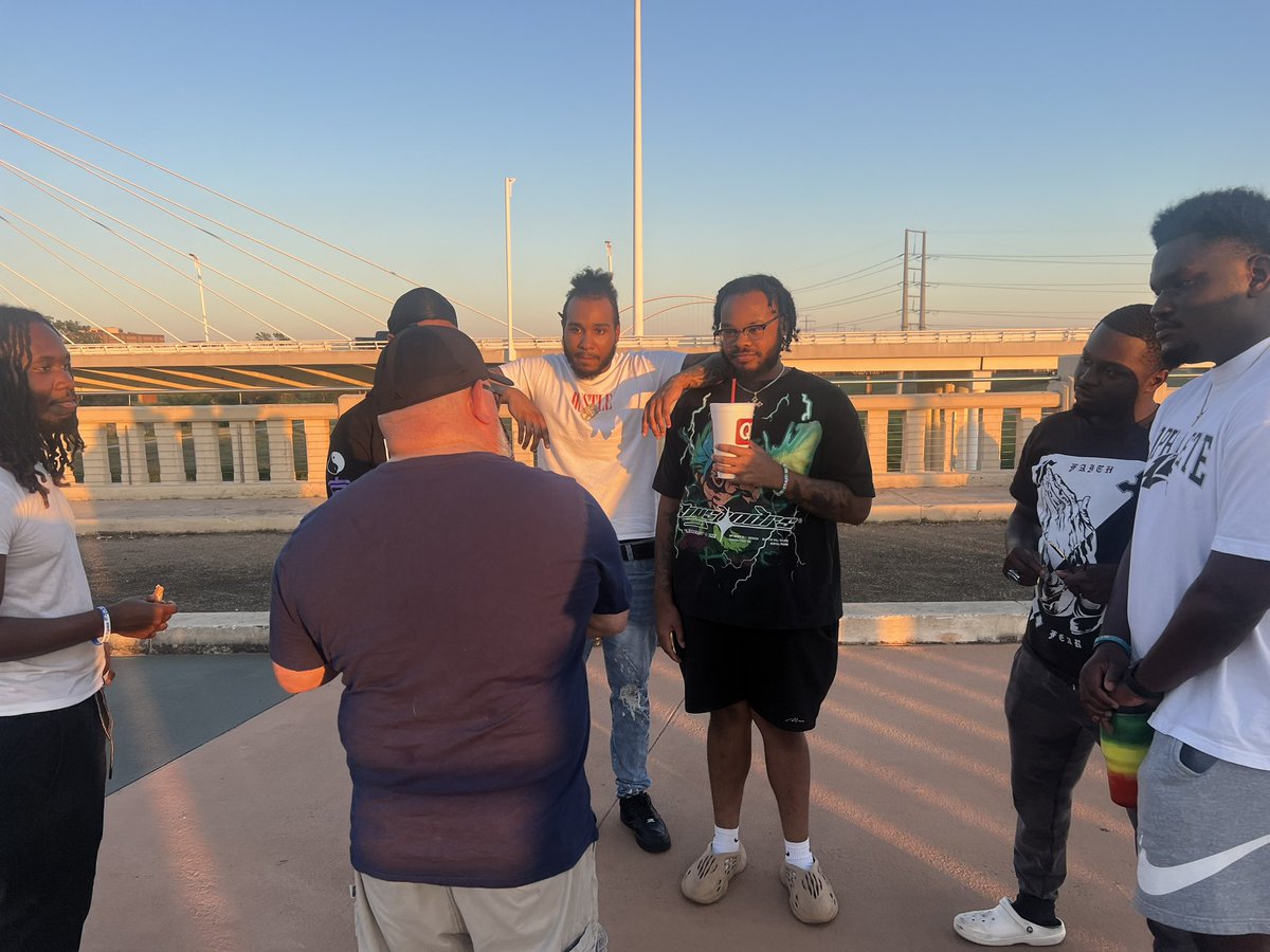 redemptivecity's tweet image. What a great weekend of reaching out to people with the gospel and sharing the love of Jesus Christ. Soli Deo Gloria! #dallas #westdallas #sdg