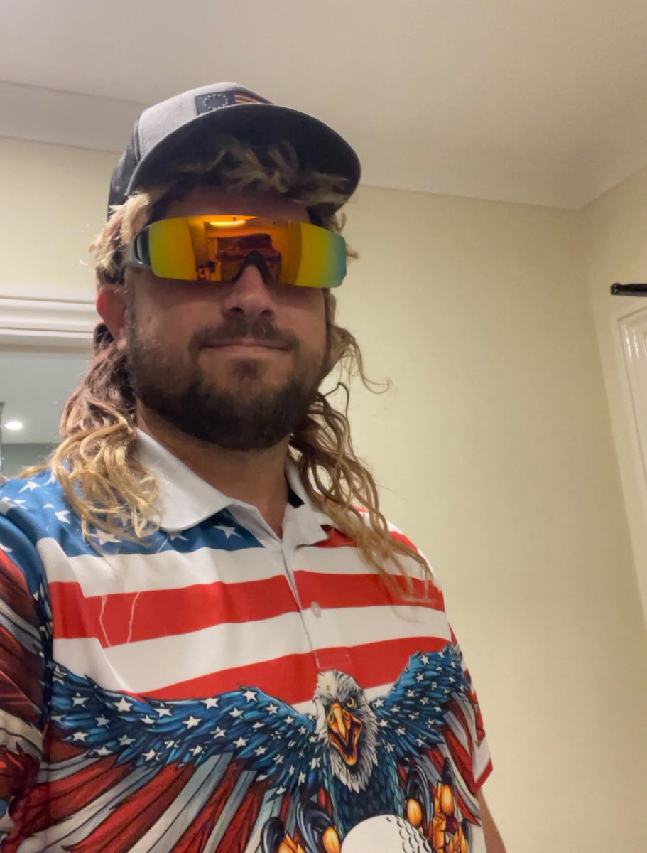 Bout to hit the streetz in England

<a href="/MikeRollinsSIP/">Mike Rollins</a> is passed out on SPK’s bc he “hAs tO wOrK” tomorrow