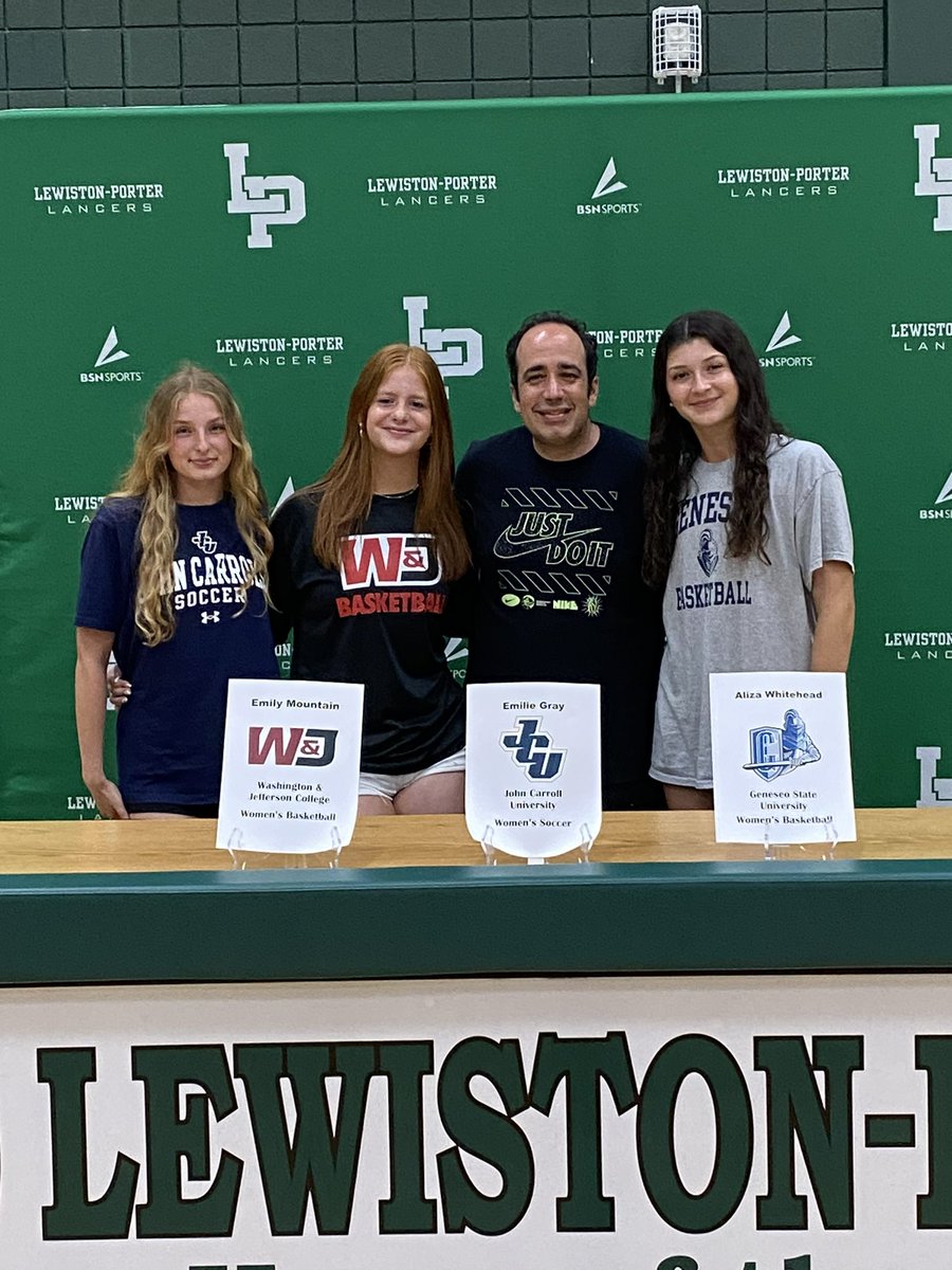 LP_WBB's tweet image. Proud coaches moment! Congrats to these three signing their college commitment letters! Emilie ⚽️at John Carroll, @mountain_emily 🏀 at W&amp;amp;J, and @alizawhitehead9  🏀 at Geneseo!! Great things ahead for these 3! 💚💚💚@LewPortLancers