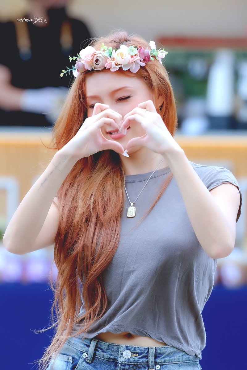 마마무 데뷔 10주년 축하해🎉
10년간 빛나주고,
행복한 시간 만들어 주고,
나의 청춘이 되어줘서 너무 고마워❤️
앞으로도 같이 걸어가자

#10YearsWithMAMAMOO
#BeLisMaMoo_Always
#놓지않을게_마마무와_10주년
#마마무 #MAMAOO