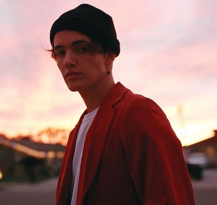 NUrreaMania's tweet photo. Noah Urrea foi confirmado como dublador em Divertidamente. Ele dará voz a emoção “preguiça”! Animados? 😴 https://t.co/73BnRxWFFi