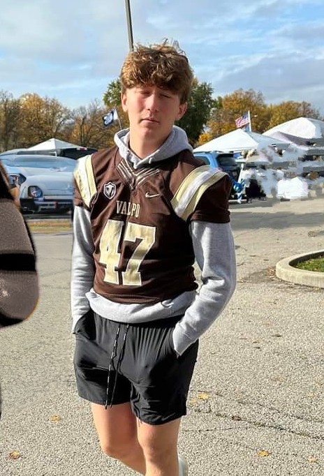 Counting ⏰down the days until I'm back on the <a href="/valpoufootball/">Valpo Football</a> campus! Looking forward to it spinning it 🏈 and competing!   #ProtectTheShield🛡️ #Thirtysix💯 #HailToTheBrownAndGold

<a href="/CoachLFox/">Landon Fox</a>