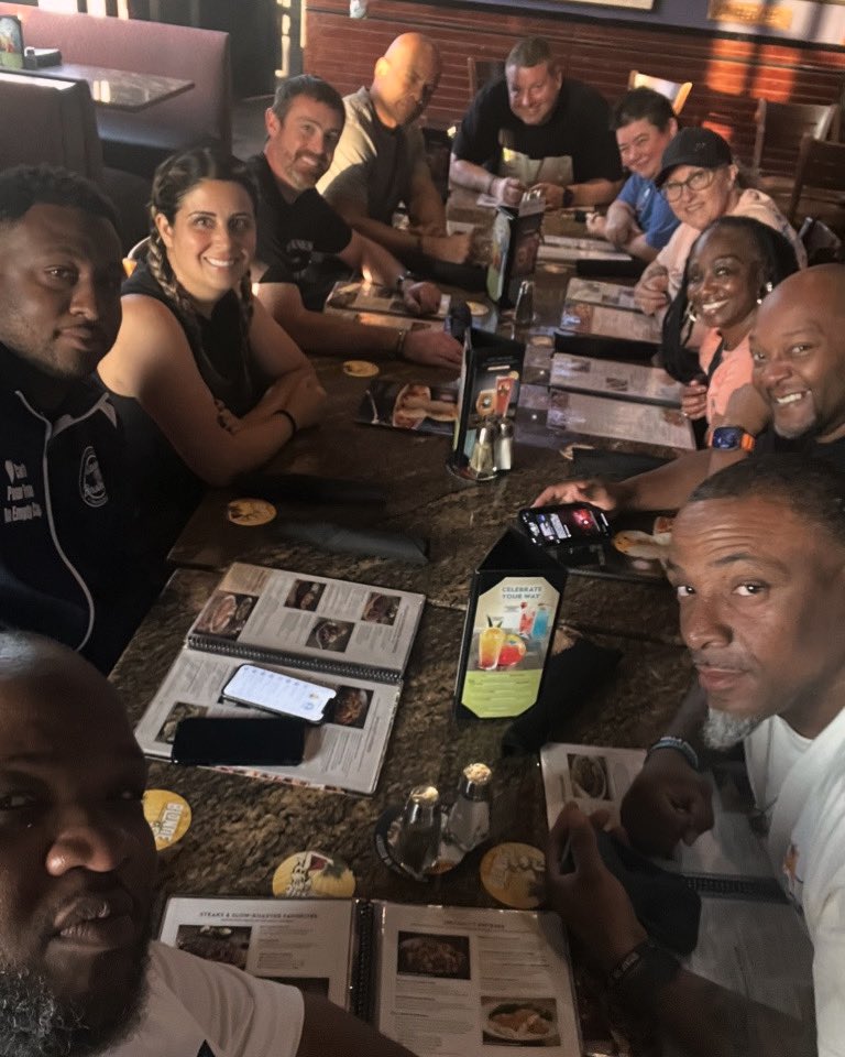 NPBCompaniesInc's tweet image. The consulting team breaking bread in Austin at the 2024 Besame Mucho Festival. Agents Shermond, Darion, Brittany, Curtis, John, George, Mickey, Amy, Kim, James and Verzel, stepped offsite one evening to enjoy a family dinner. #NPB #SecurityConsulting #FestivalSecurity #Family