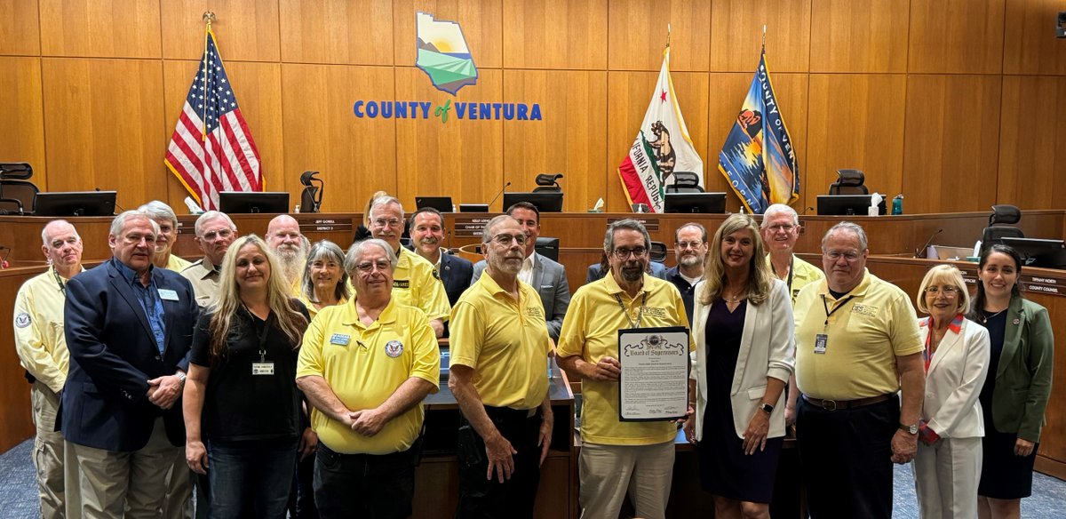 VENTURASHERIFF's tweet image. @CountyVentura Today, local amateur radio operators (aka Ham) were honored with a proclamation from the Ventura County BOS, recognizing June as Amateur Radio Month. Check out Amateur Radio Field Day this Sat. 6/22. Find a location near you at arrl.org.  #VCSheriff