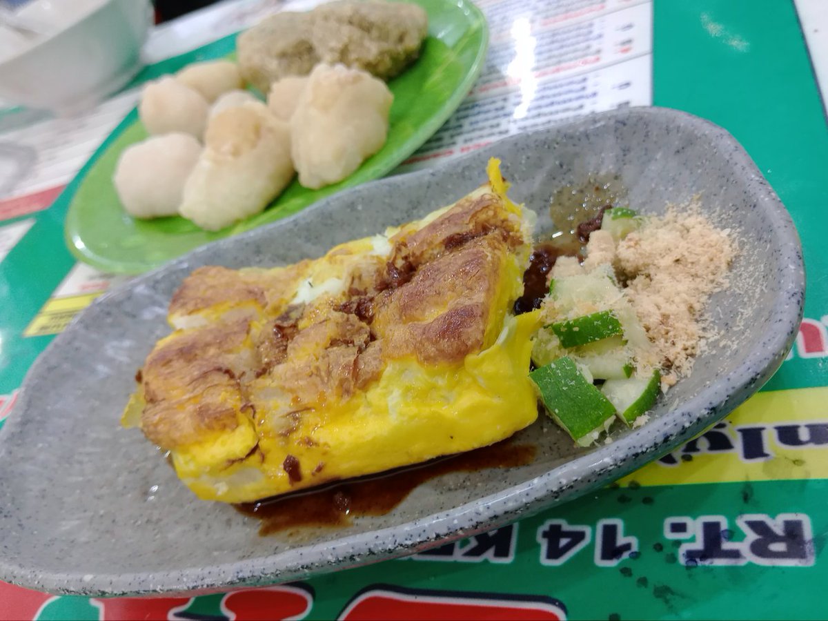 donasaurus101's tweet photo. Pempek lengang dari palembang https://t.co/W89U8mU35J