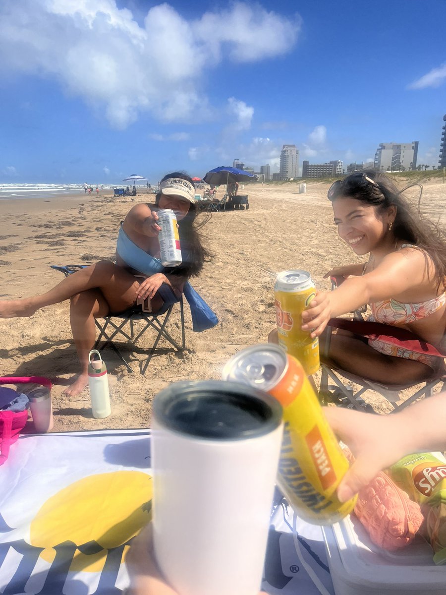 Happiest here ☀️♥️🥭