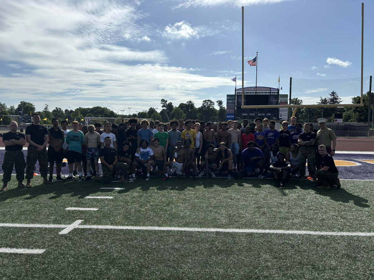 Thank you to the US Marines for coming out and putting the Raiders through the CFT this morning! It was awesome to see our Raiders DIG, work hard and compete, and support each other through a challenging workout.