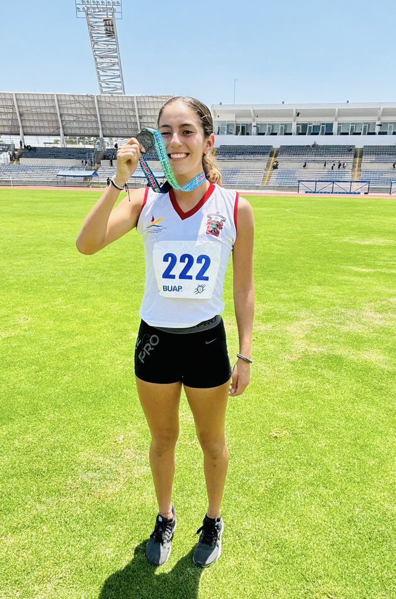 preparatoria_10's tweet image. Nuestra estudiante Joseline Atziri Madrigal Robles obtuvo medalla de plata🥈en la prueba de 800 metros y medalla de oro 🥇 en relevos mixtos de los Juegos Nacionales #CONADEMS.

¡Muchas felicidades! #OrgulloUdeG 🦁👏🏻 @sems_udg @udg_oficial