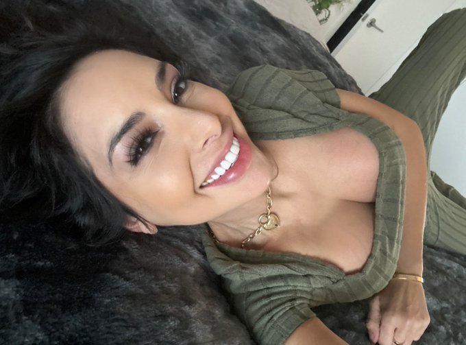 Hi! https://t.co/Jt1GYQLXIQ https://t.co/SYWY7dw1N0