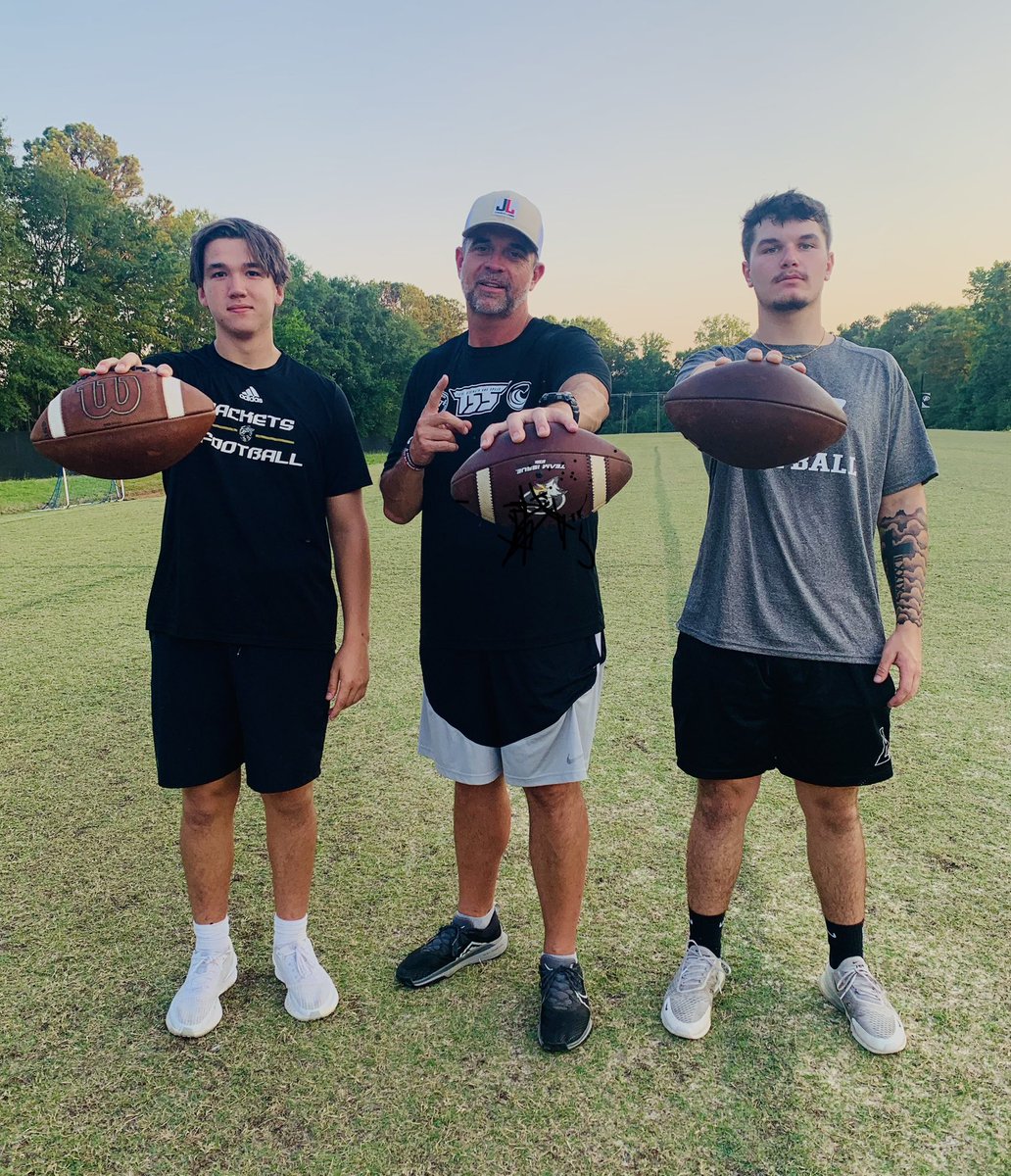 coachholmes54's tweet photo. We will do it again this Friday!! #LongSnapperU
6 pm for beginners and 7 pm for advanced! We had a great session last Friday and look forward to having an even better one this Friday. Message me for details! #LongSnapperU #LongStraightFast https://t.co/IcPMgdeSLD